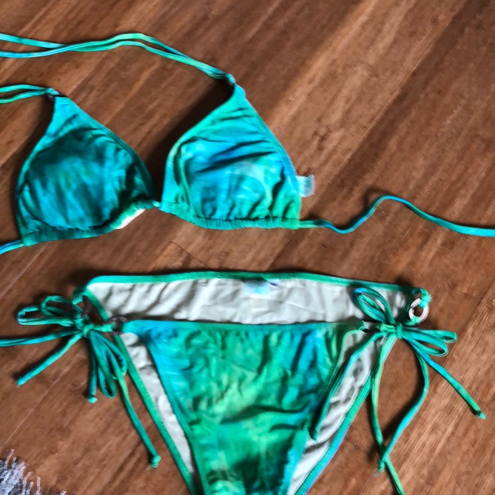 Bought in Kauai gorgeous Bikinis 👙